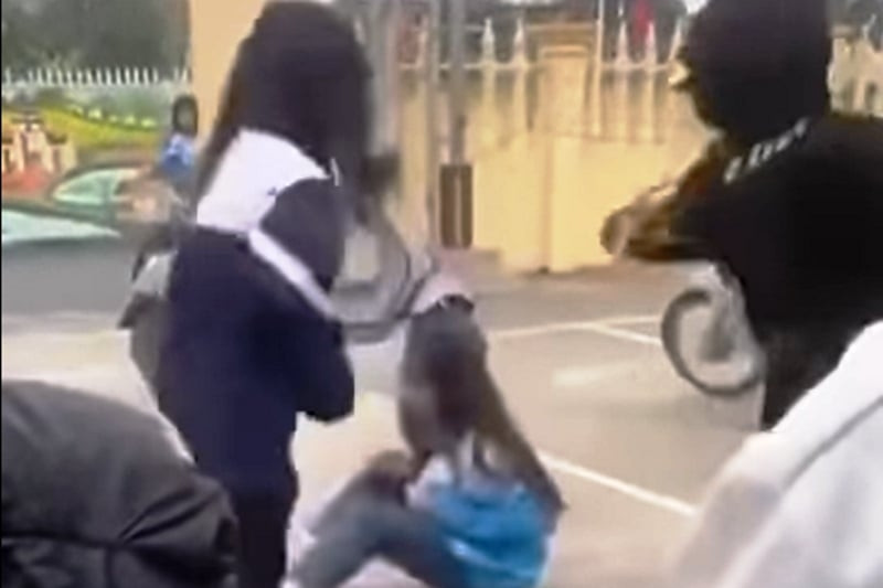 Nữ sinh cấp 2 ở Ninh Bình bị nhóm học sinh cấp 3 hành hung