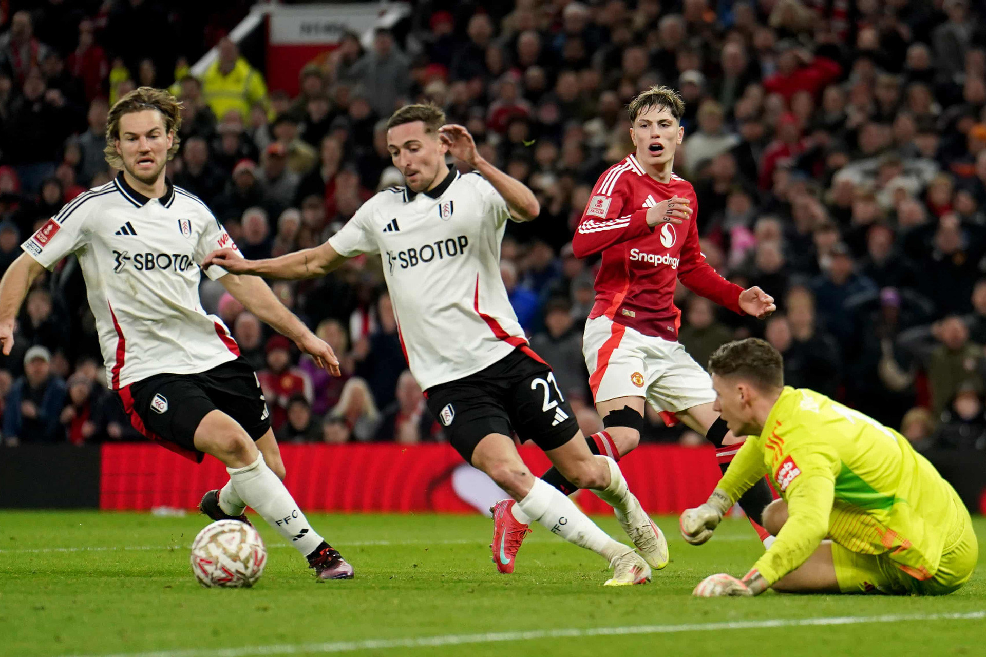 PA. Garnacho MU Fulham.jpg