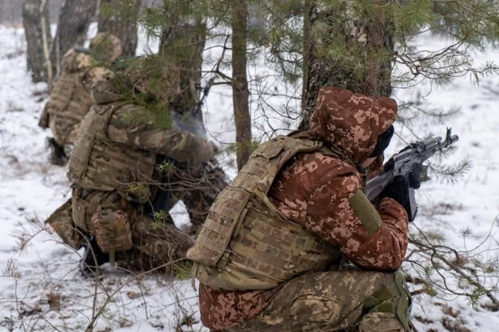 Quân Nga gặp cản trở gần Udachne, Pháp nêu khả năng EU điều lính đến Ukraine