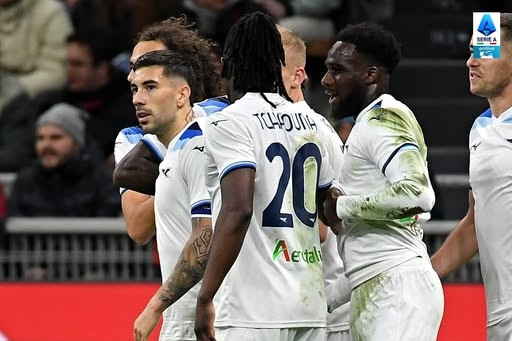 Thua đau Lazio phút 90+8, AC Milan xa dần top 4