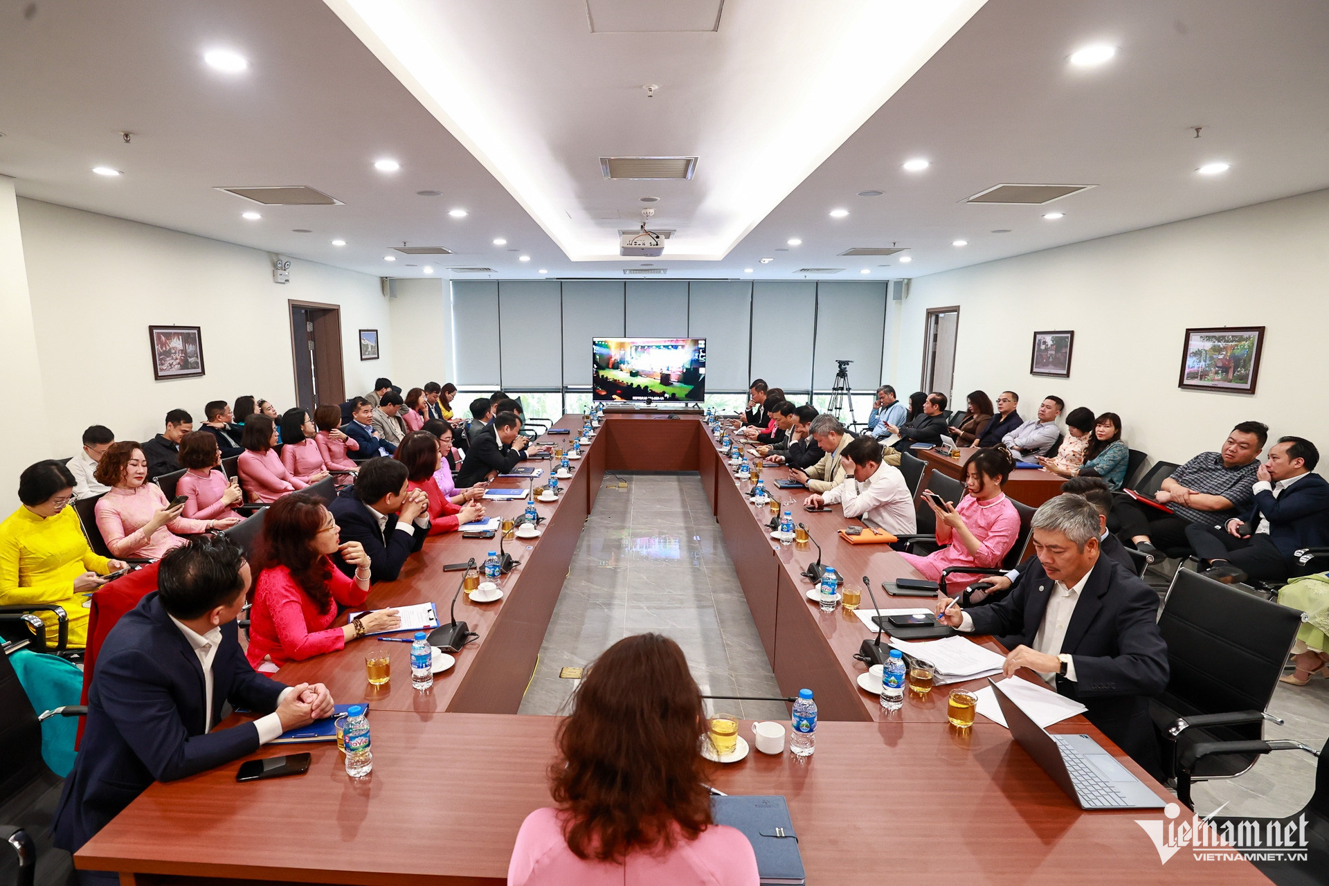 W-LiÃªn cÆ¡ quan (VÃ¢n Há»)_1912.jpg