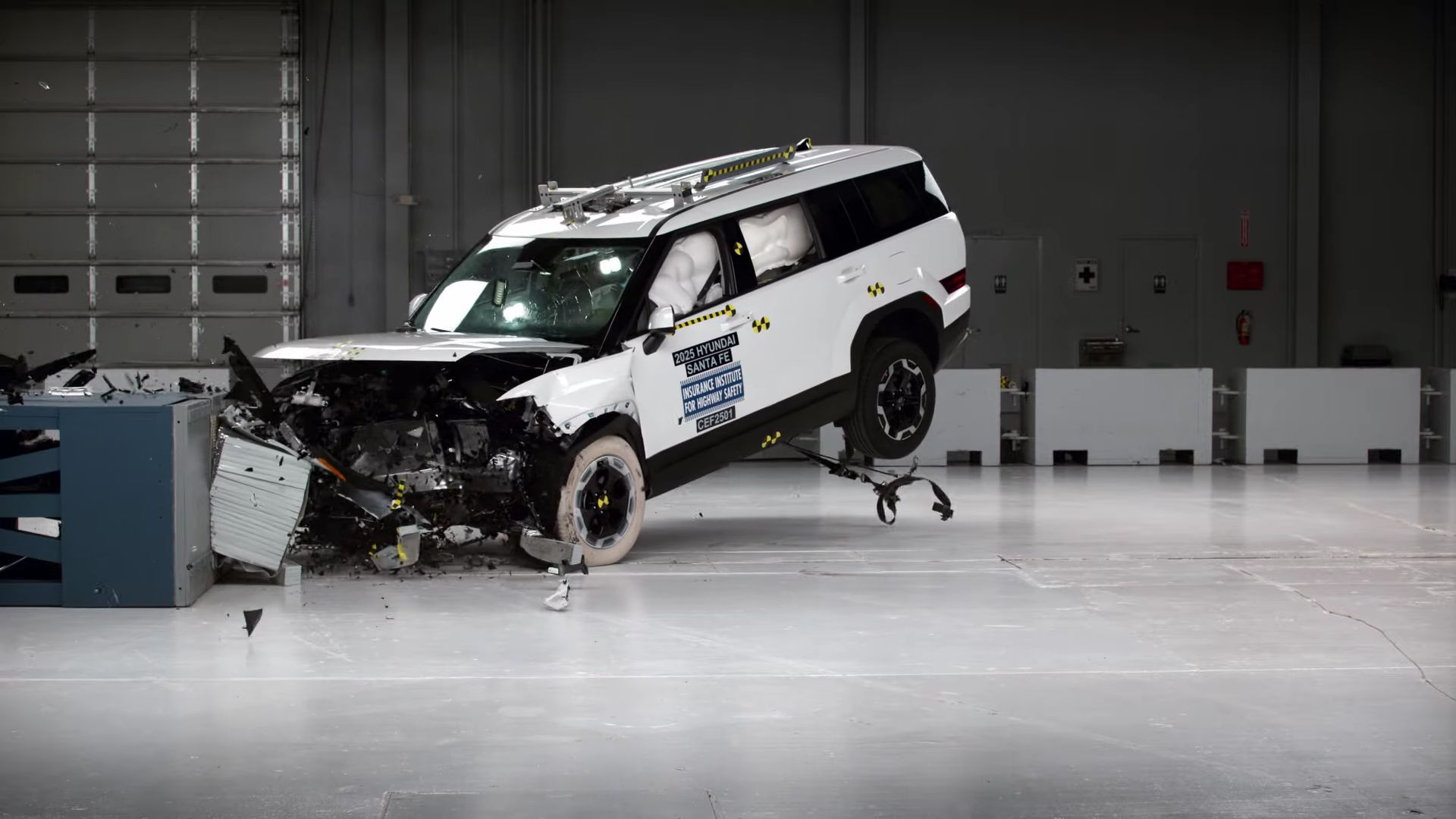 2025 hyundai santa fe earns iihs top safety pick accolade 248553_1.jpg