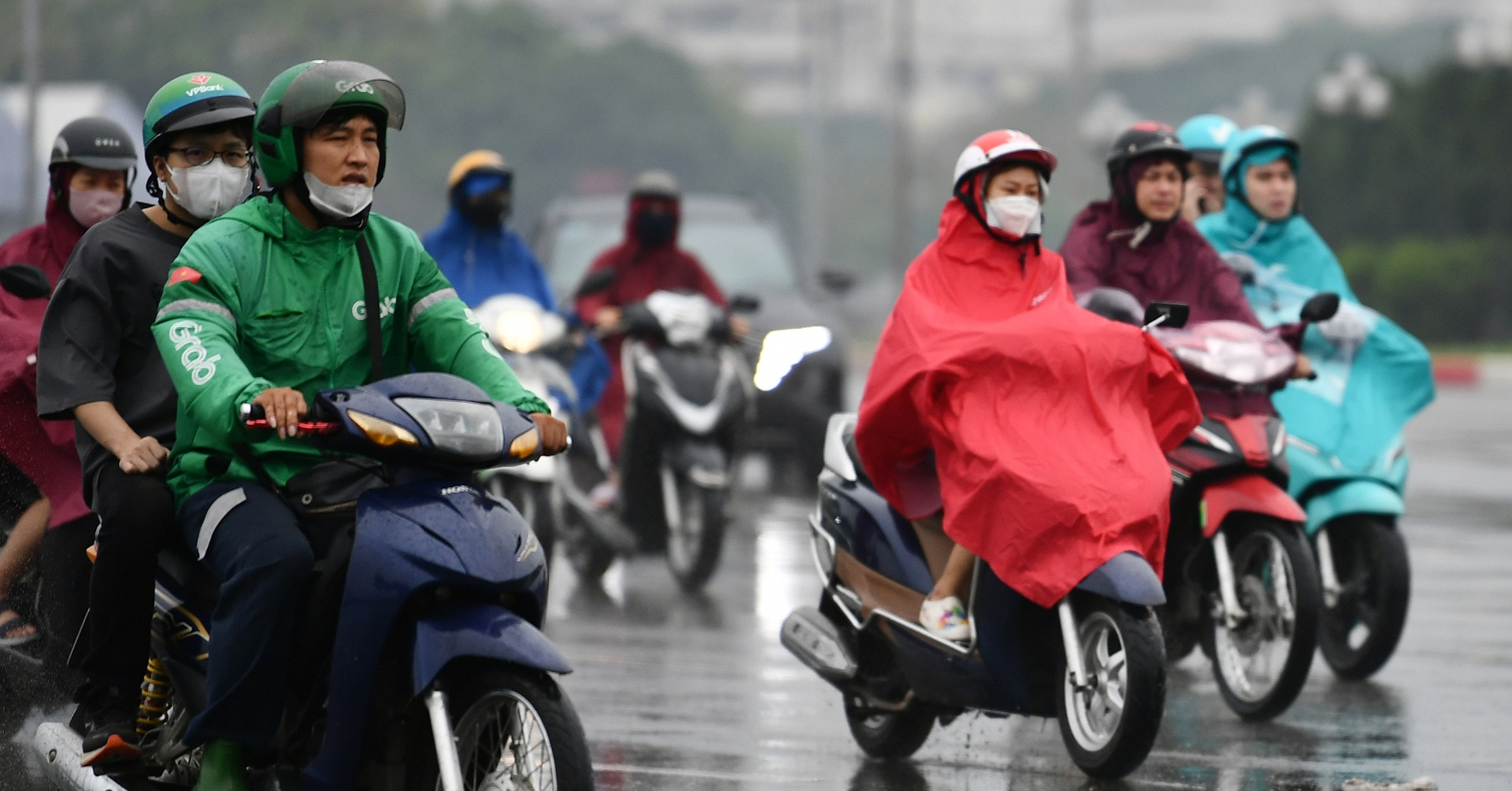 Dự báo thời tiết 31/3/2025: Miền Bắc gió rét, Nam Bộ mưa giông trái mùa