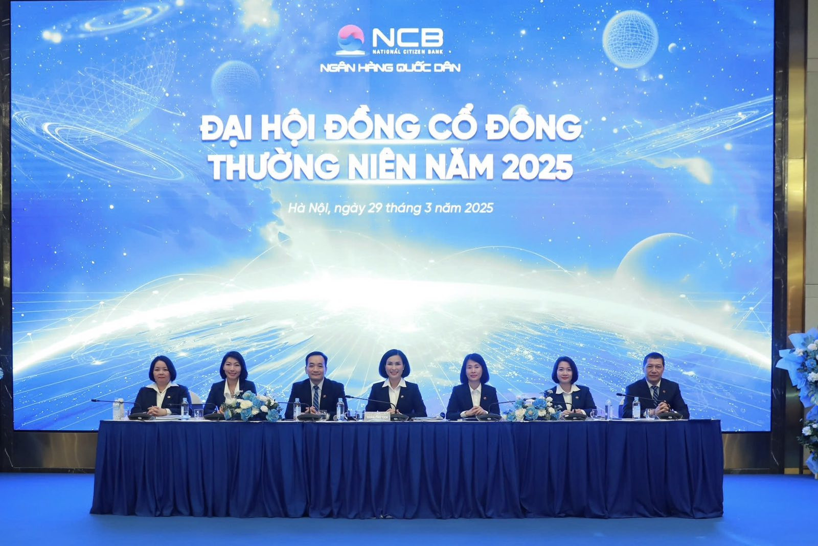 Ban chủ toạ NCB.jpg