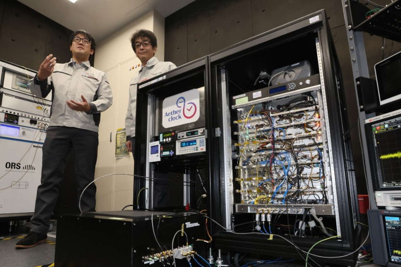 Ngắm chiếc 'đồng hồ chính xác nhất thế giới' có giá hơn 84 tỷ đồng