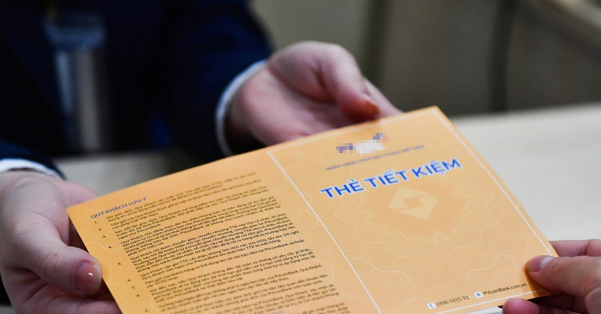 Người dưới 18 tuổi cần cung cấp giấy tờ gì khi gửi tiết kiệm?