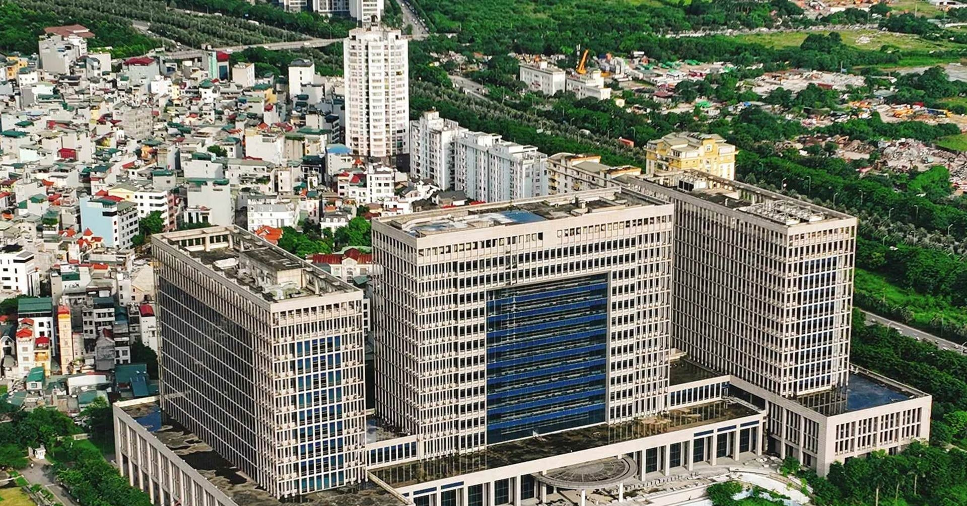 Nhà ông Trump dồn sức mạnh nhất vào VN; 4 đại dự án nghìn tỷ vào diện theo dõi