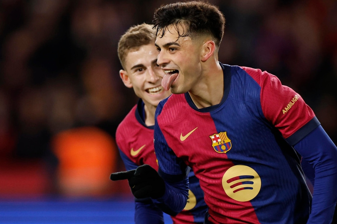 Pep Guardiola vung tiền kéo Pedri về Man City