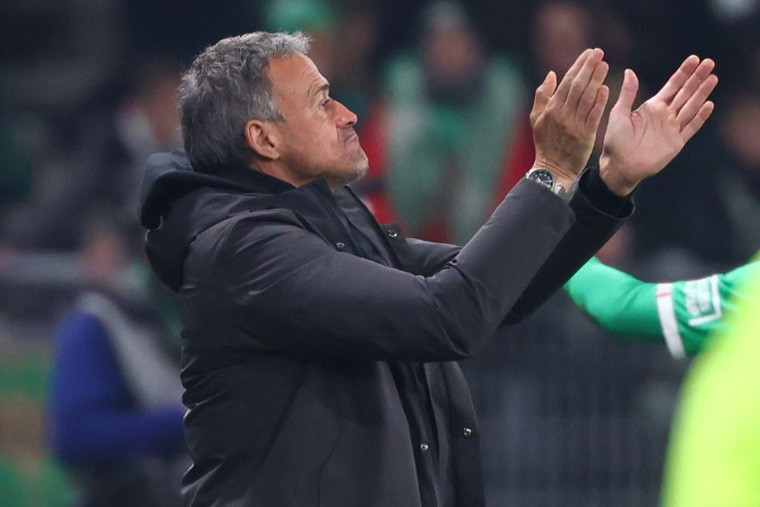 PSG_inside Luis Enrique PSG Saint Etienne.jpg