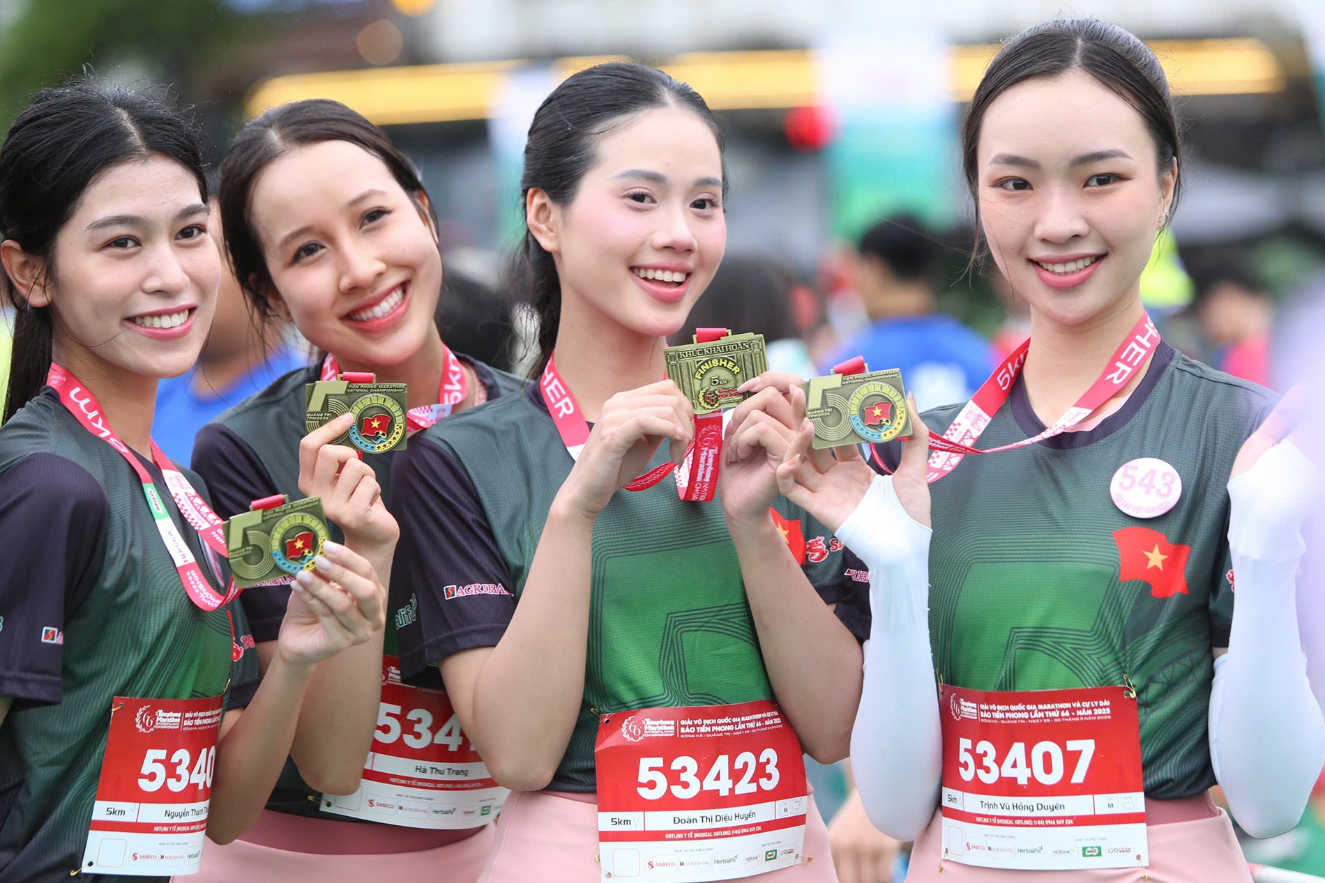 Thí sinh Hoa hậu Việt Nam khoe sắc tại Tiền Phong Marathon 2025