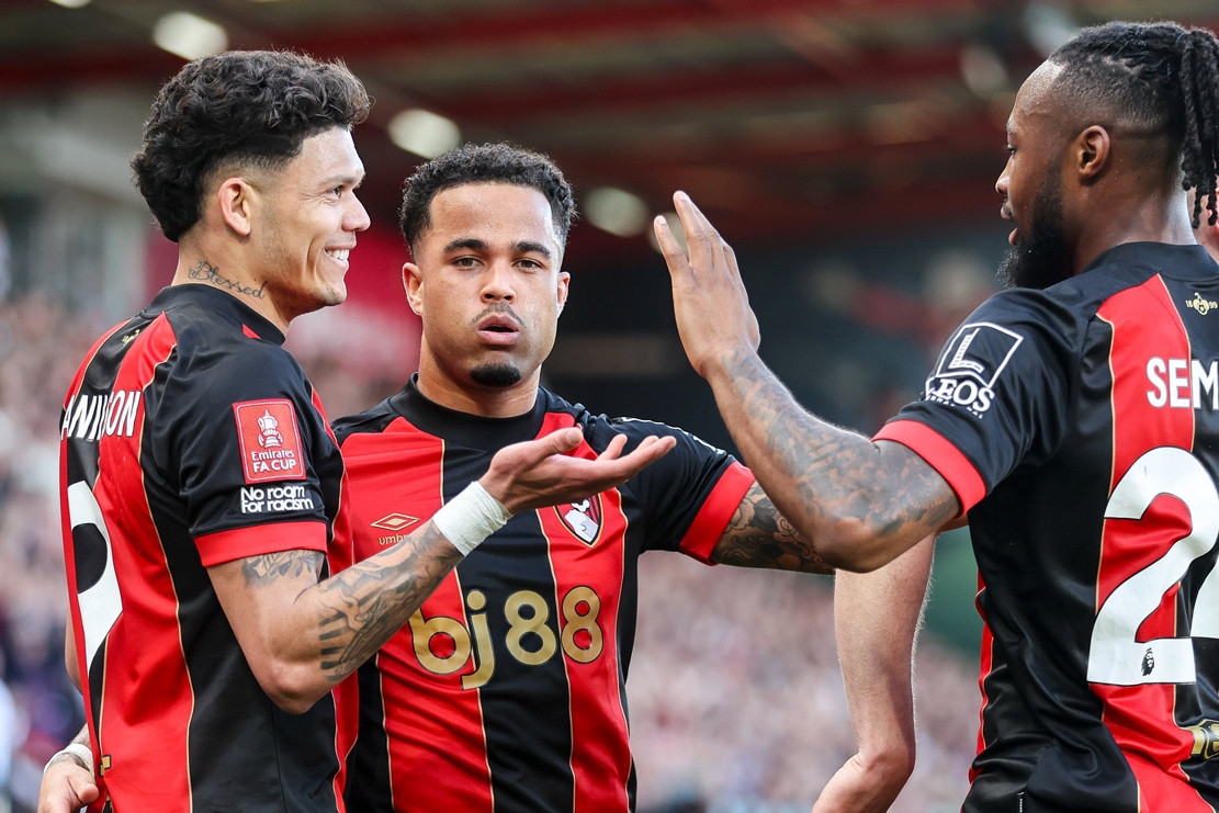 Trực tiếp Bournemouth 1-0 Man City: Evanilson lập công (H1)