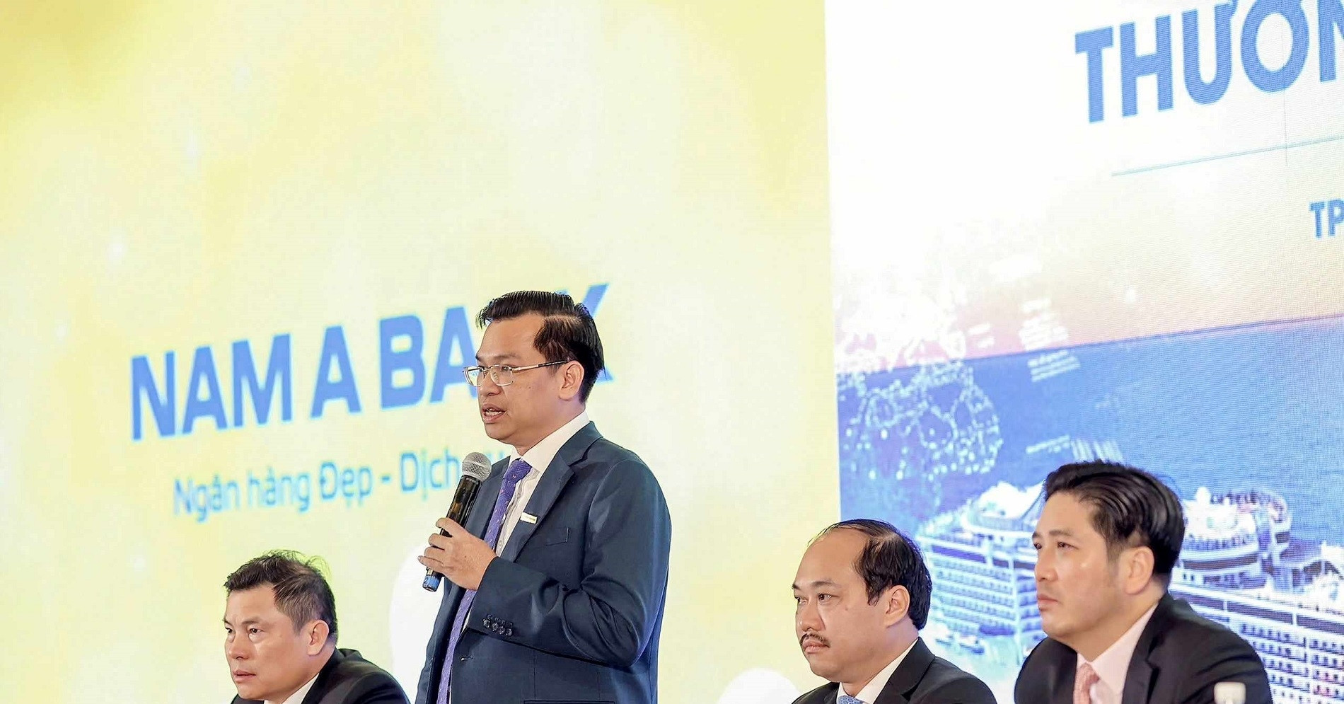 Xem lịch tổ chức họp Đại hội đồng cổ đông các ngân hàng