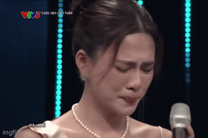Ca sĩ Hà Nhi bật khóc trên sóng VTV vì ân hận và day dứt với bố