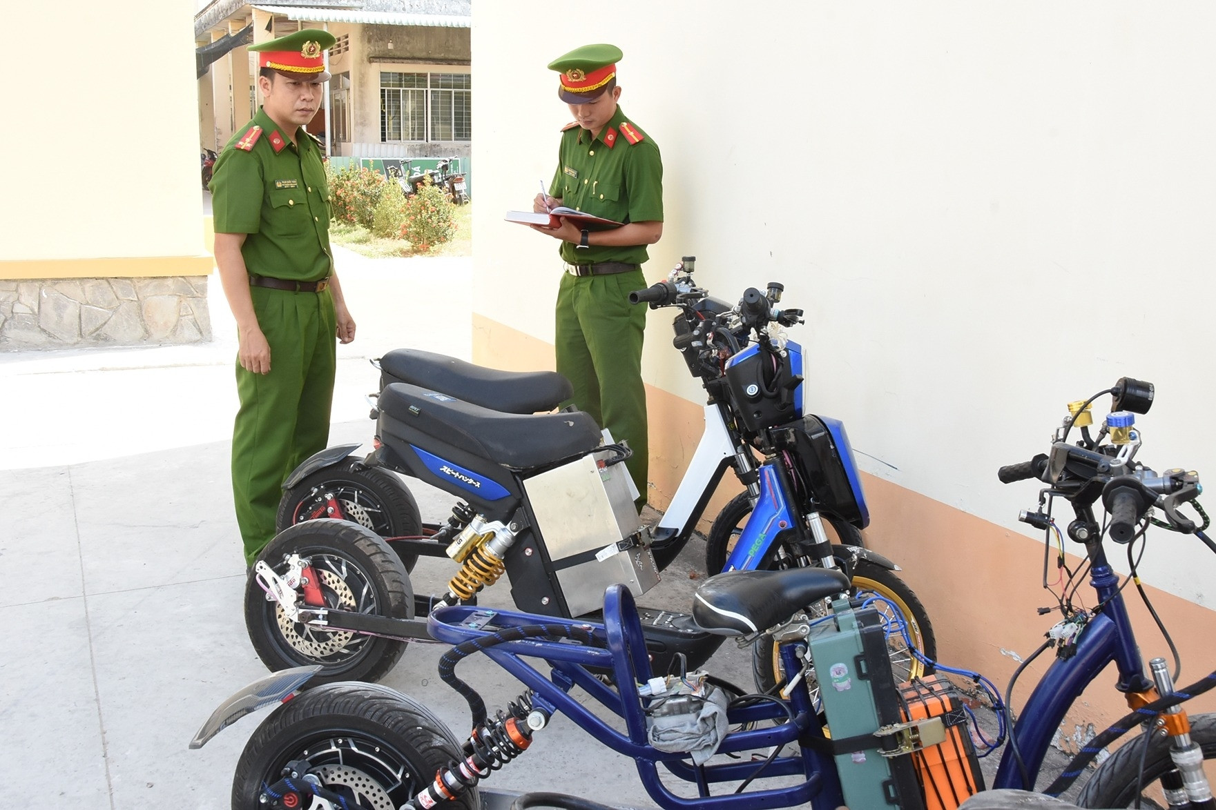 Thiếu niên chi 30 triệu đồng để ‘độ' xe đạp điện lên gần 100km/h