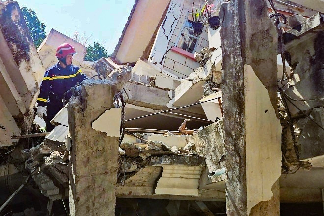 Lực lượng cứu hộ Công an tiếp cận hiện trường động đất, huy động chó nghiệp vụ tìm nạn nhân