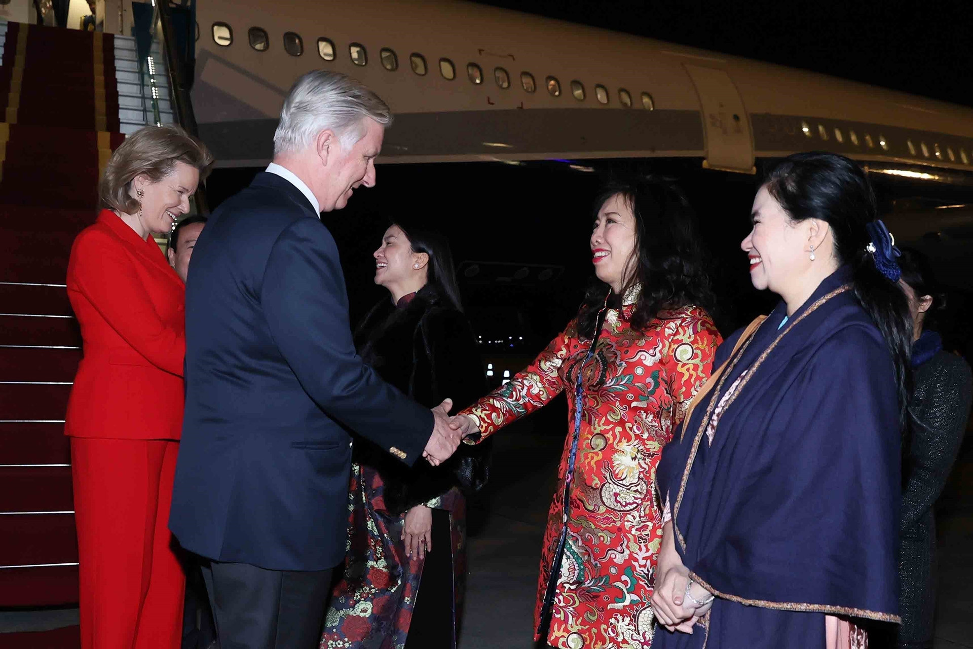 Nhà vua và Hoàng hậu Bỉ cùng 34 CEO tập đoàn, doanh nghiệp lớn đến Hà Nội