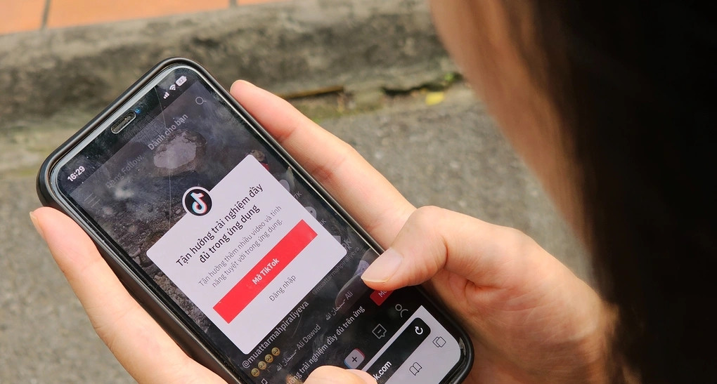 Nhận diện 3 kiểu "thần y", bác sĩ rởm trên TikTok