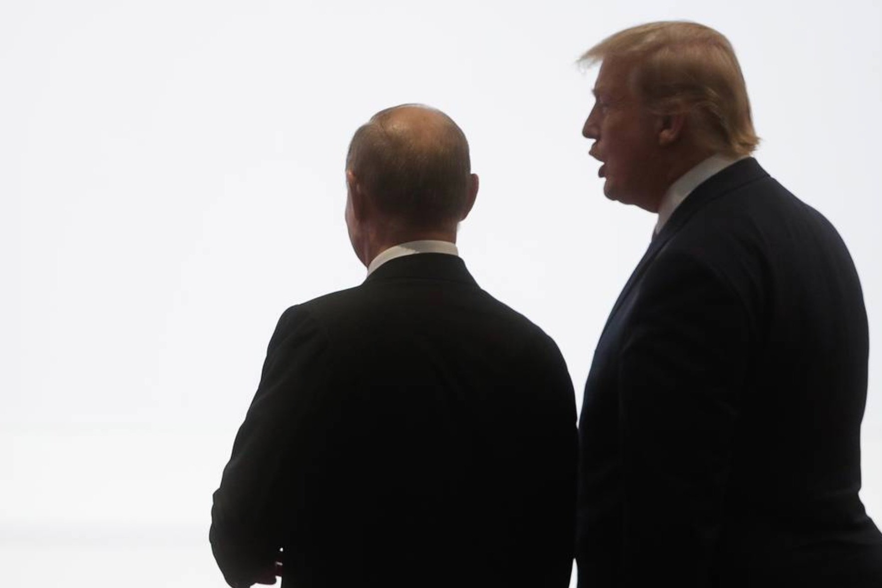 Ông Trump nói ‘tức giận’ với ông Putin, dọa áp thêm thuế với Nga