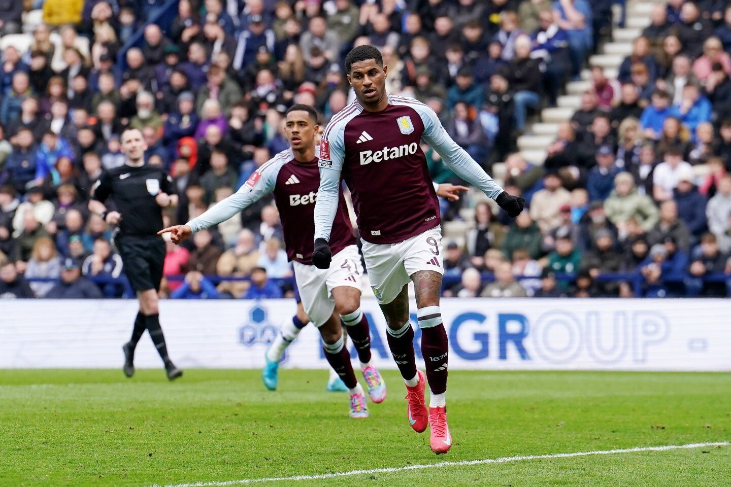 Rashford châm biếm Amorim khi ghi cú đúp bàn thắng