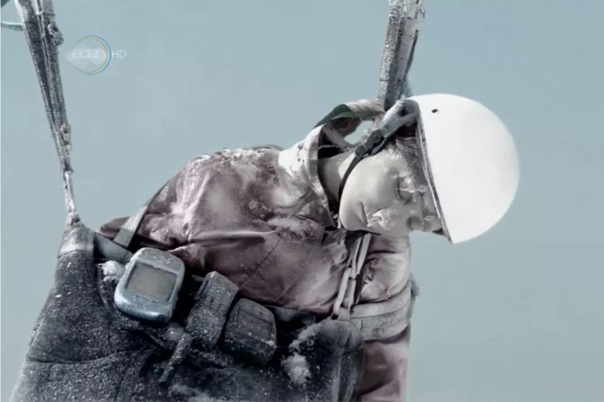 Vận động viên dù lượn kể chuyện vật lộn với bão ở độ cao 10.000m