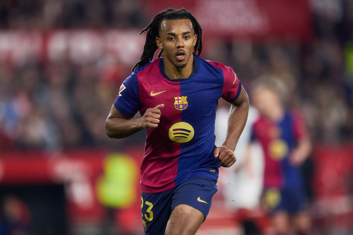 Hậu vệ Jules Kounde trong trận đấu La Liga