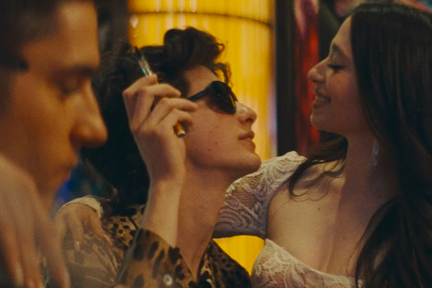 Loạt cảnh nóng trần trụi của bộ phim đại thắng Oscar 2025 gây sốt