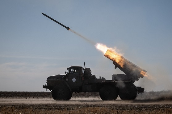 Mỹ dừng viện trợ quân sự, Ukraine 'cầm cự' được bao lâu trước quân đội Nga?