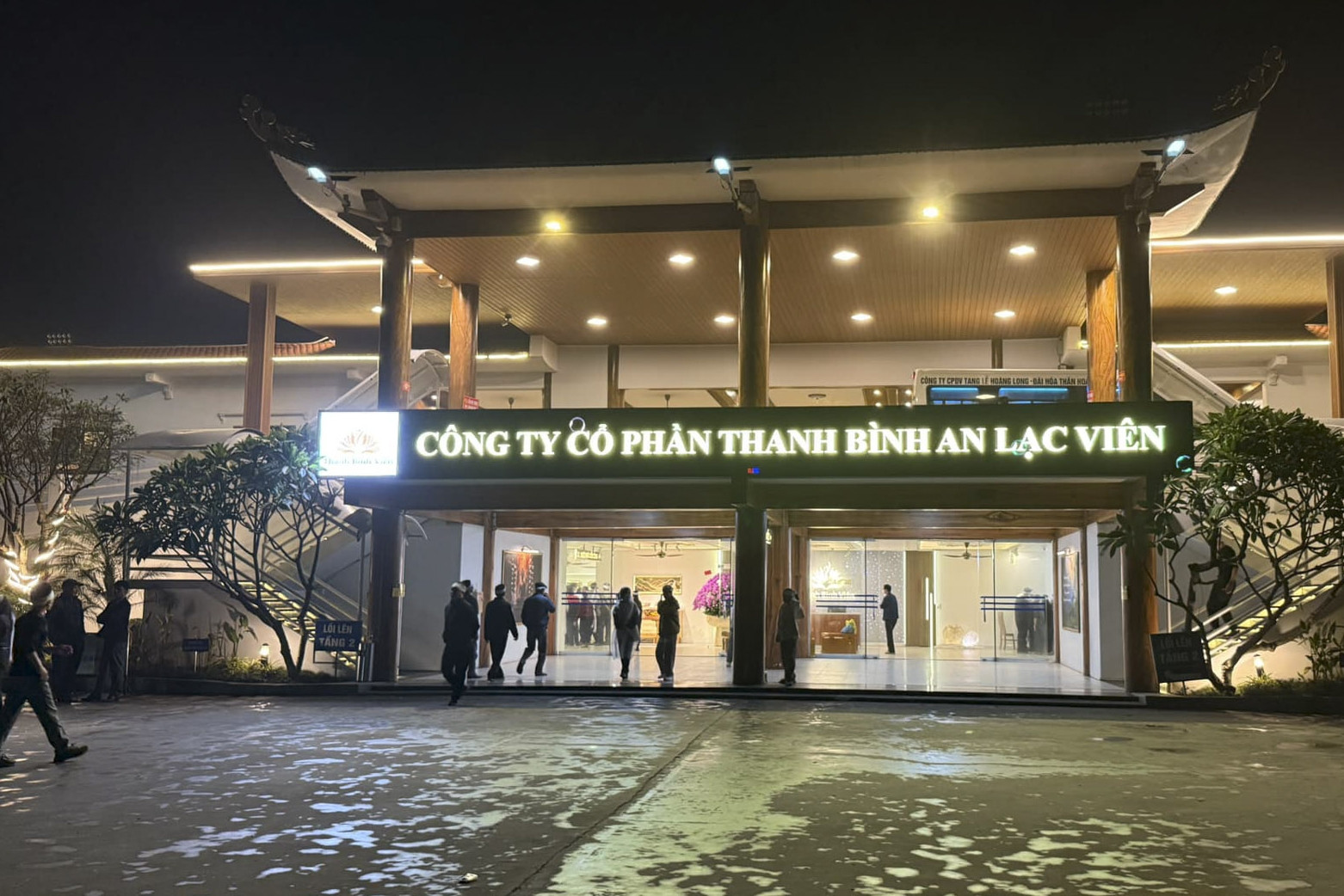 Người dân tố bị ép phải mua hũ tro cốt với giá cao khi hoả táng ở Nam Định