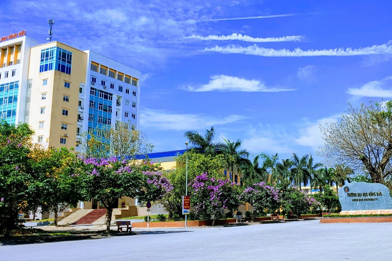Nữ sinh đại học ở Thanh Hóa rơi từ tầng cao xuống đất tử vong