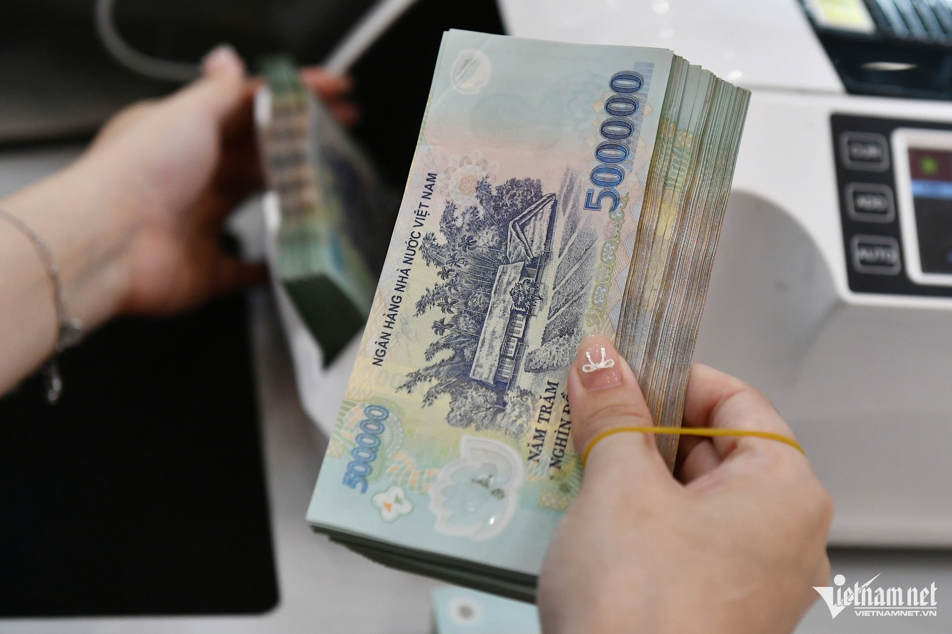 W-ngan hang shb 36 83226.jpg