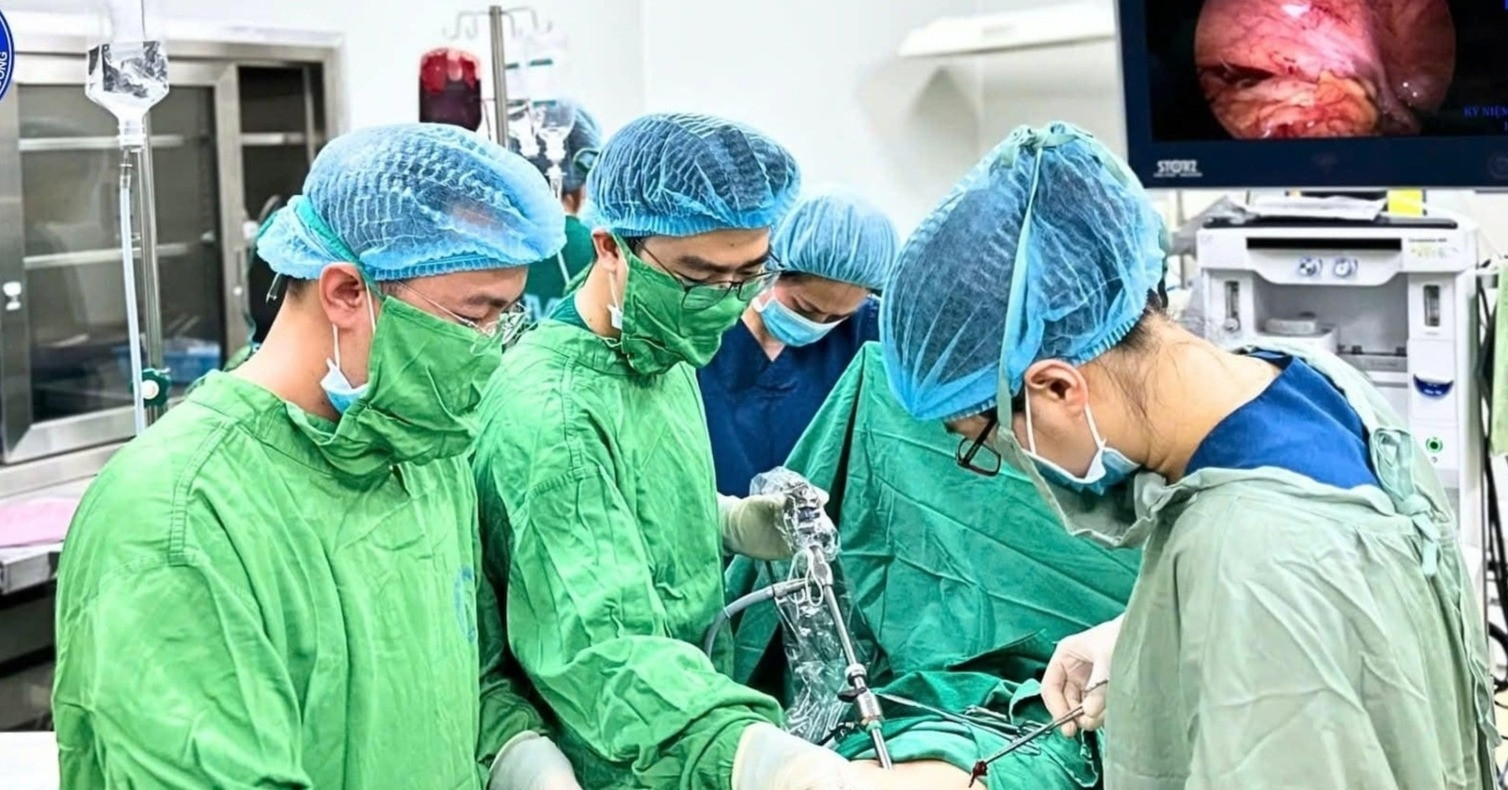 Báo động đỏ cứu người phụ nữ Hà Nội "9 phần tử vong", không có người nhà đi cùng