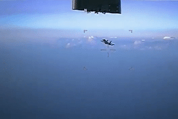 Tiêm kích Su-35 của Nga bị tố hành động nguy hiểm với UAV Pháp