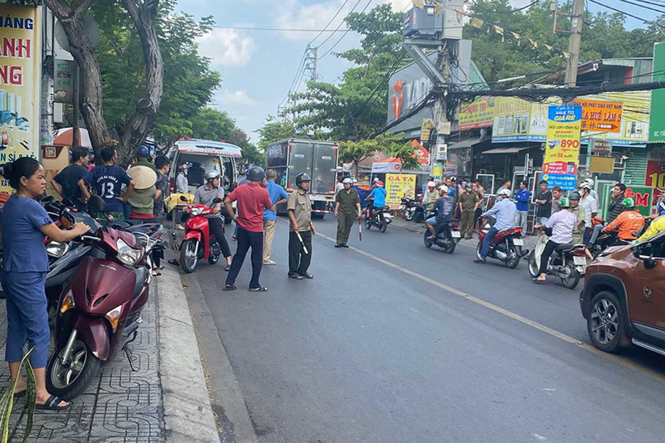 Nghi án anh trai đâm chết em ruột rồi tự sát ở TPHCM