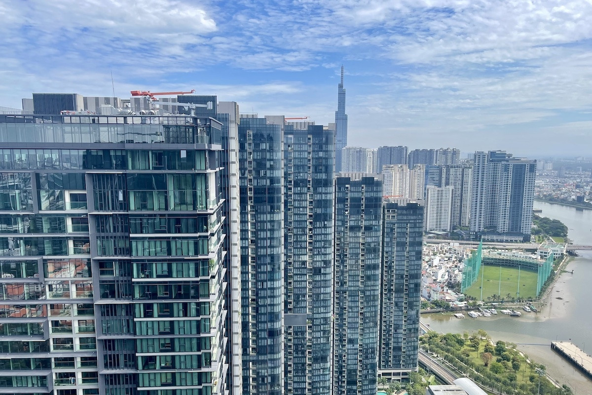 Cấm cho thuê căn hộ ngắn hạn tại TPHCM: Cư dân vỗ tay, chủ nhà lo 'méo mặt'