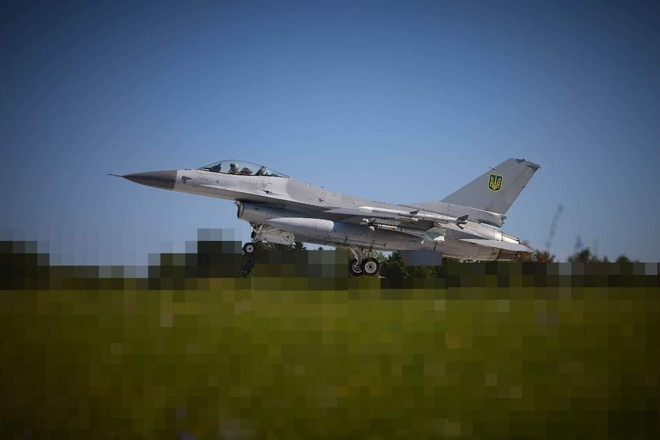 Phi công Ukraine tiết lộ hình ảnh hiếm hoi từ buồng lái tiêm kích F-16