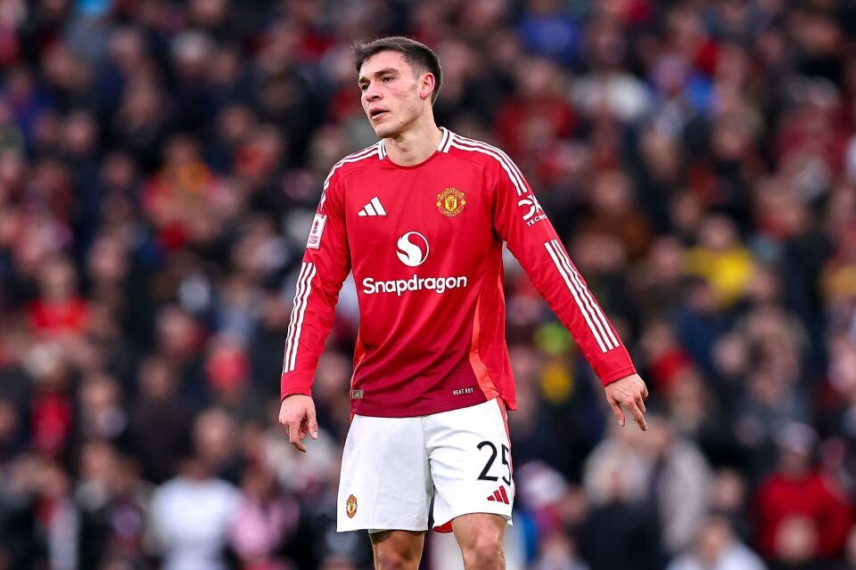 www_thesun_co_uk manuel ugarte manchester united manchester 976992643.jpg