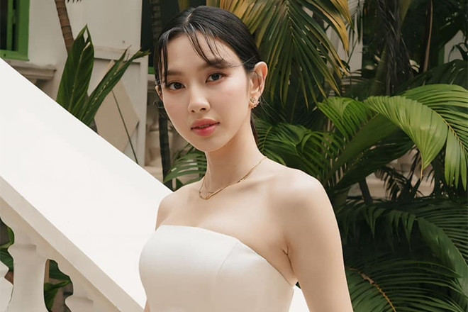 Hoa hậu Thùy Tiên xin lỗi giữa ồn ào quảng cáo 'lố' kẹo rau củ