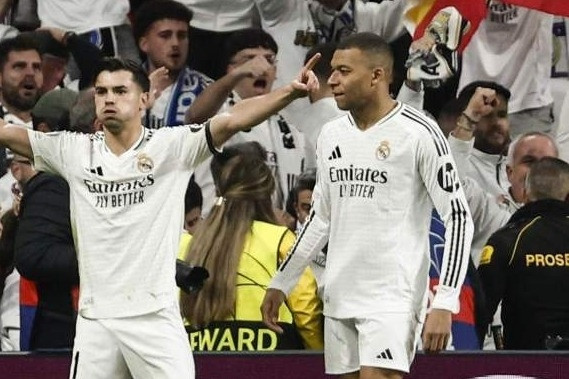 Real Madrid cực kỳ lo ngại về Mbappe, Ancelotti gặp nói chuyện gấp