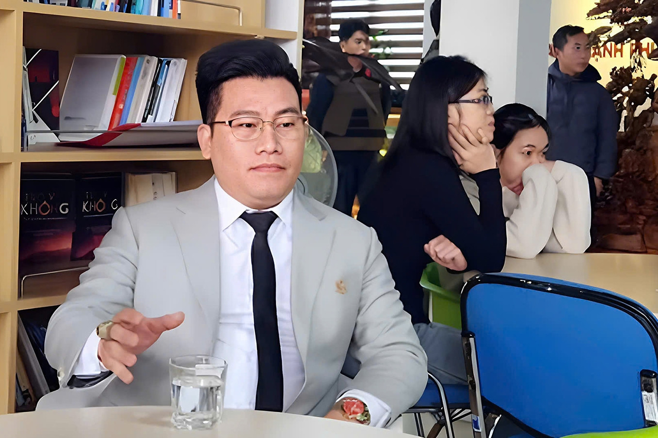 TGĐ Triệu Nụ Cười Hồ Quốc Thân bị khởi tố: Hay giảng đạo lý, 'trợ duyên' tiền lạ