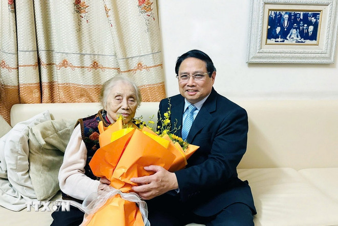 0803 thu tuong chuc mung ba nguyen thi binh 1.jpg