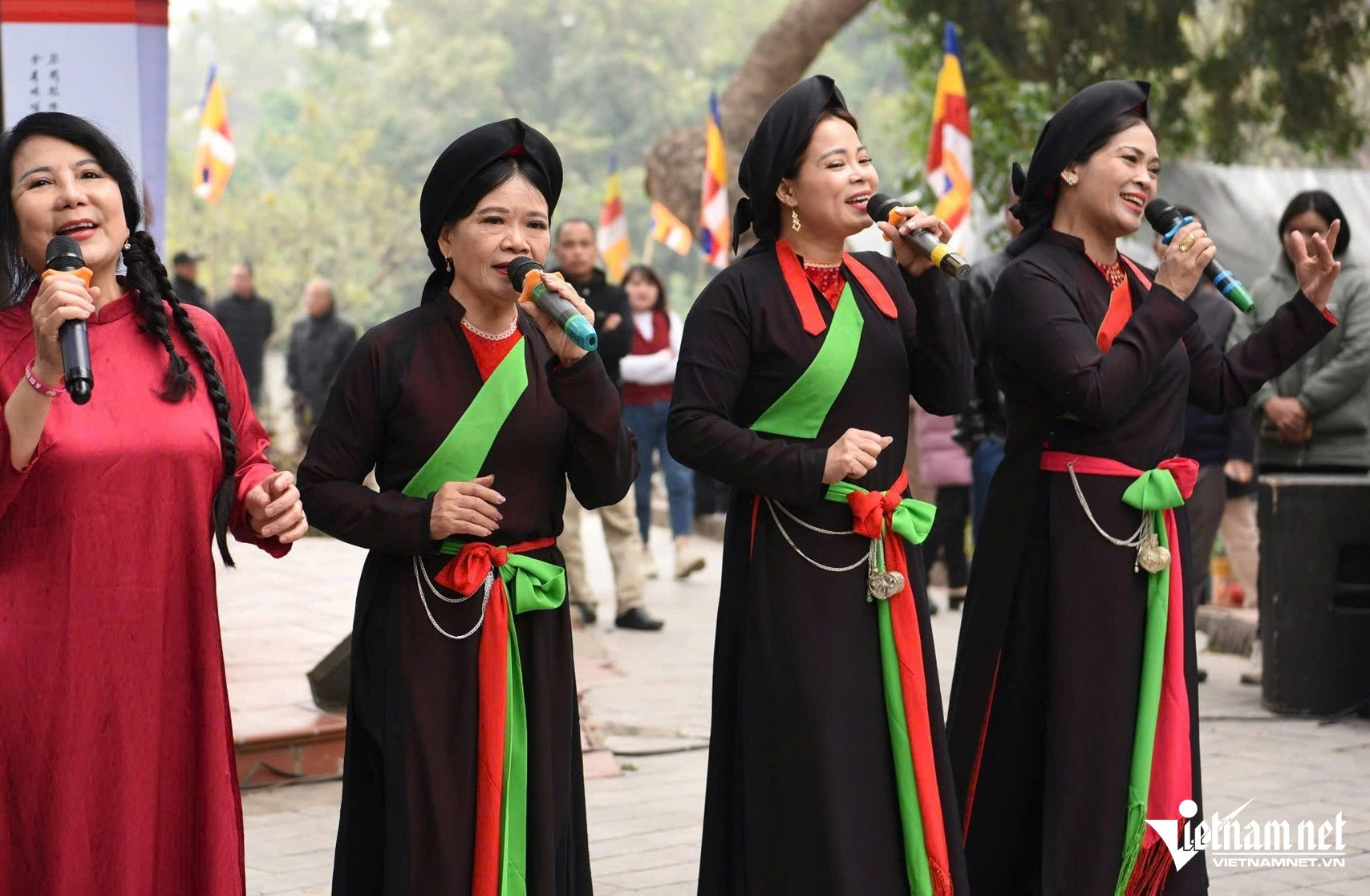 Bản tin trưa 8/3: Bắc Ninh tổ chức 2 tour du lịch miễn phí từ hôm nay 8/3