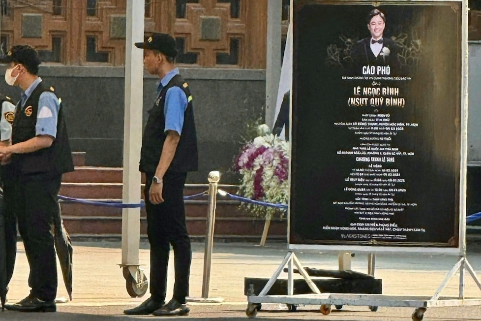 Lễ tang Quý Bình: An ninh siết chặt, khách viếng không được quay phim, chụp ảnh