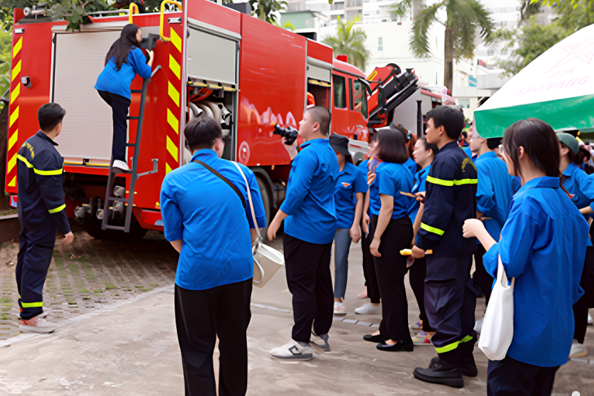Tuyên truyền kỹ năng PCCC&CNCH cho gần 500 đoàn viên thanh niên quận Thanh Xuân