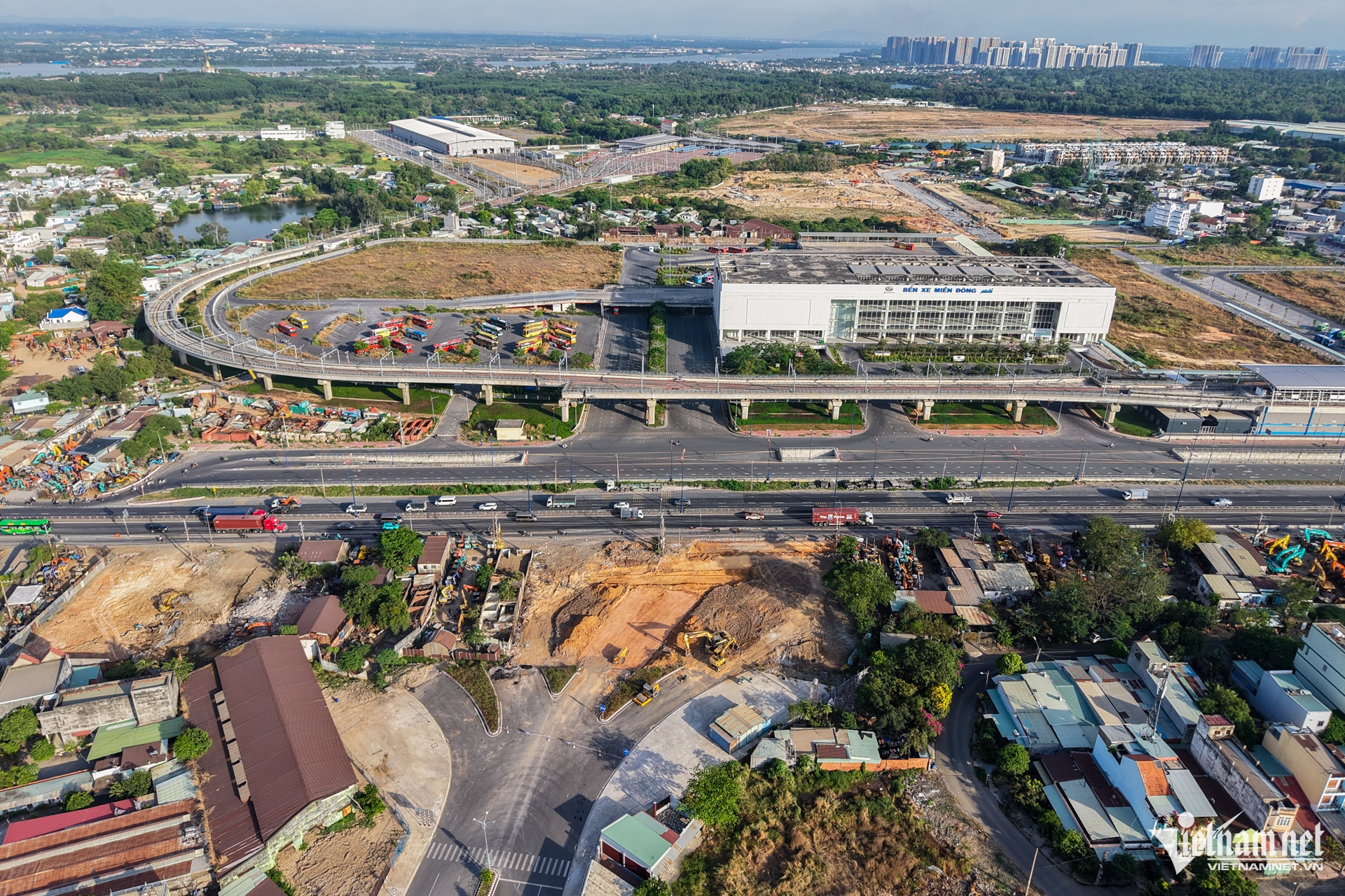 W-xa lộ hà nội nguyễn huế 15.jpg