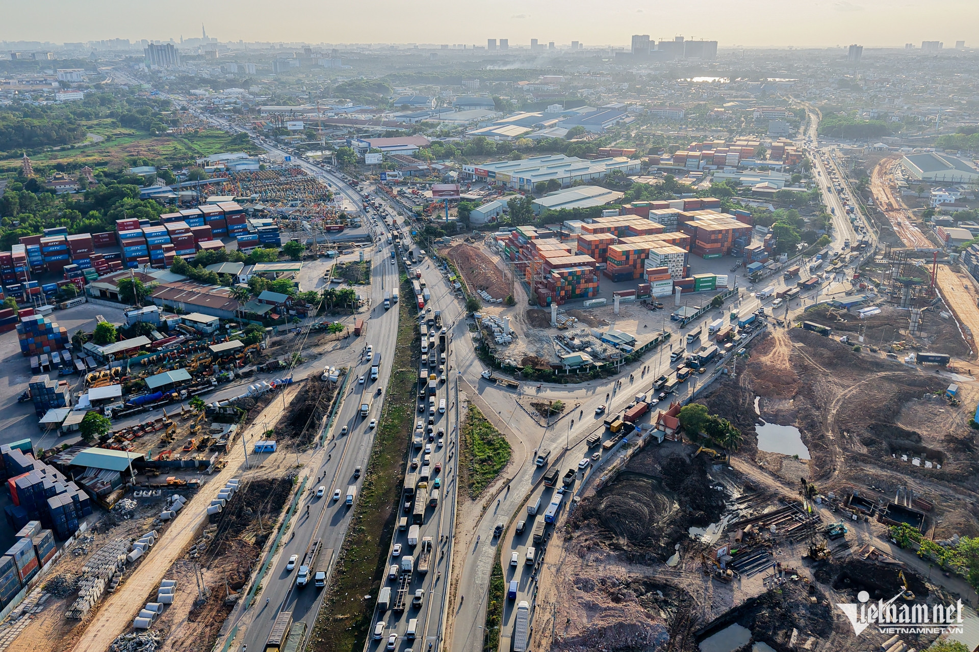 W-xa lộ hà nội nguyễn huế 19.jpg