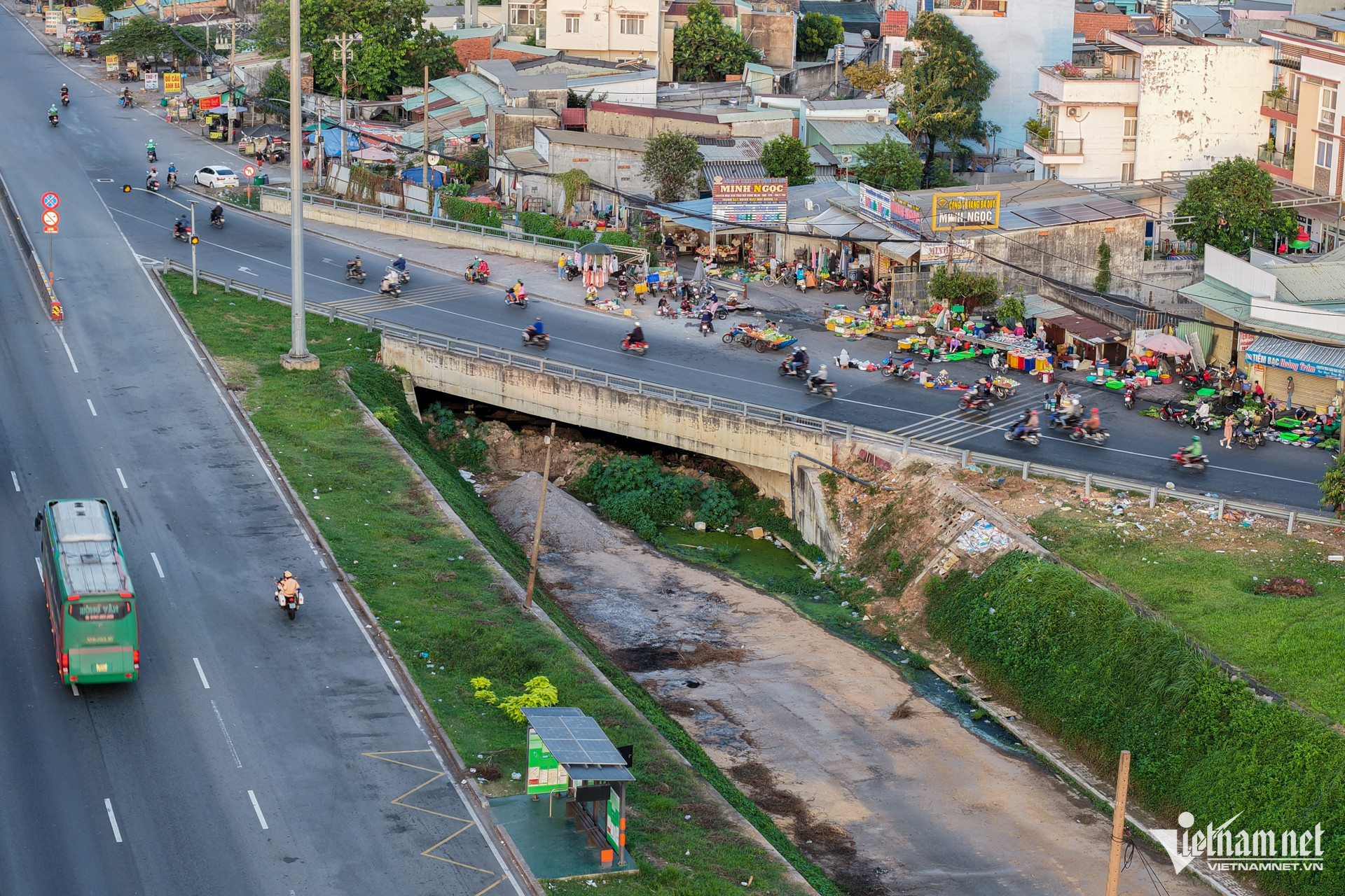 W-xa lộ hà nội nguyễn huế 6.jpg
