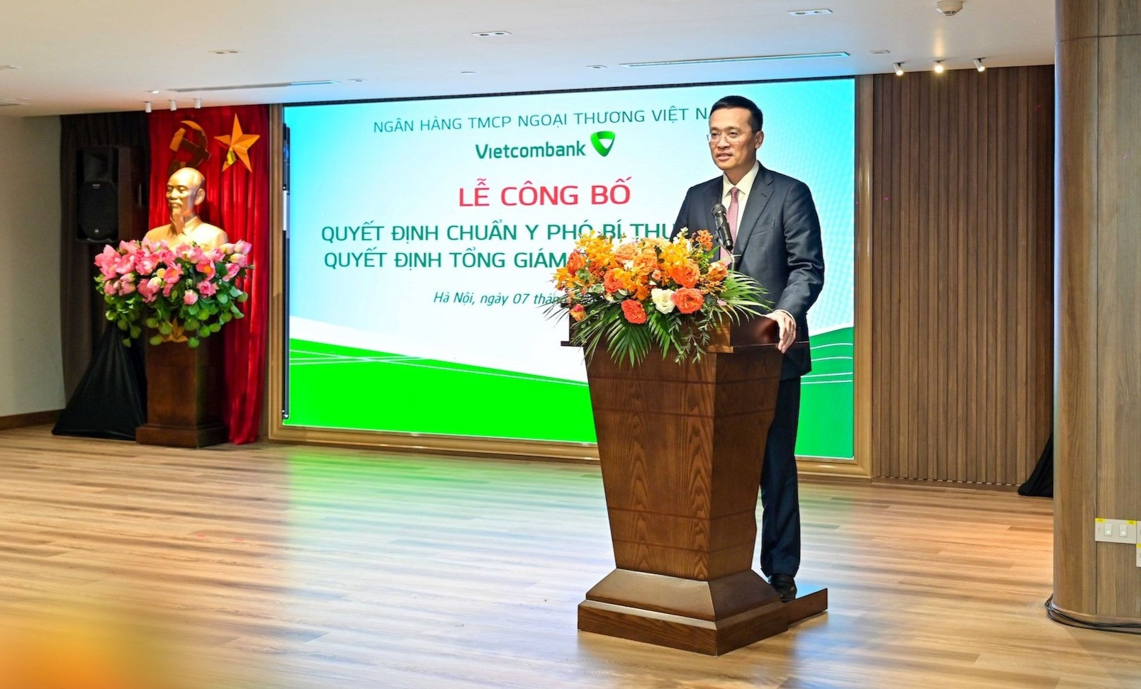 20250307_Bo nhiem TGD VCB (3).jpg