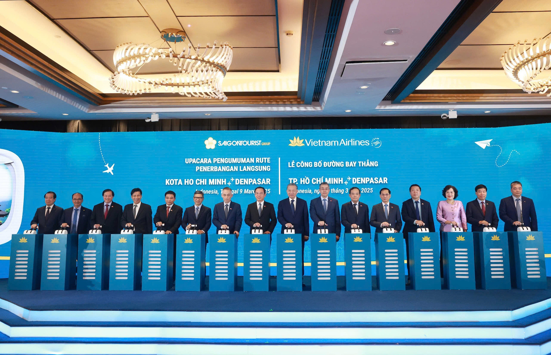 Ảnh 1 Trong khuôn khổ chuyến thăm cấp Nhà nước của Tổng bí thư Tô Lâm đến Indonesia, Vietnam Airlines đã chính thức công bố khai thác đường bay thẳng giữa TP. Hồ Chí Minh và Denpasar.jpg