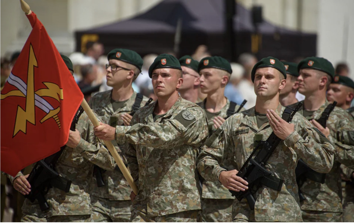 Binh sĩ Lithuania. Ảnh: SOPA Images