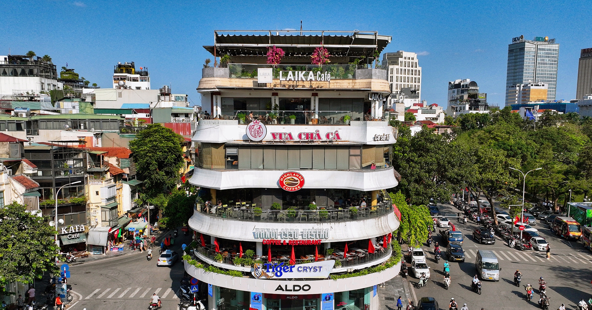 Loạt sếp Vicem bị bắt trước ngày hồi sinh tháp nghìn tỷ; "Hàm cá mập" bị phá bỏ